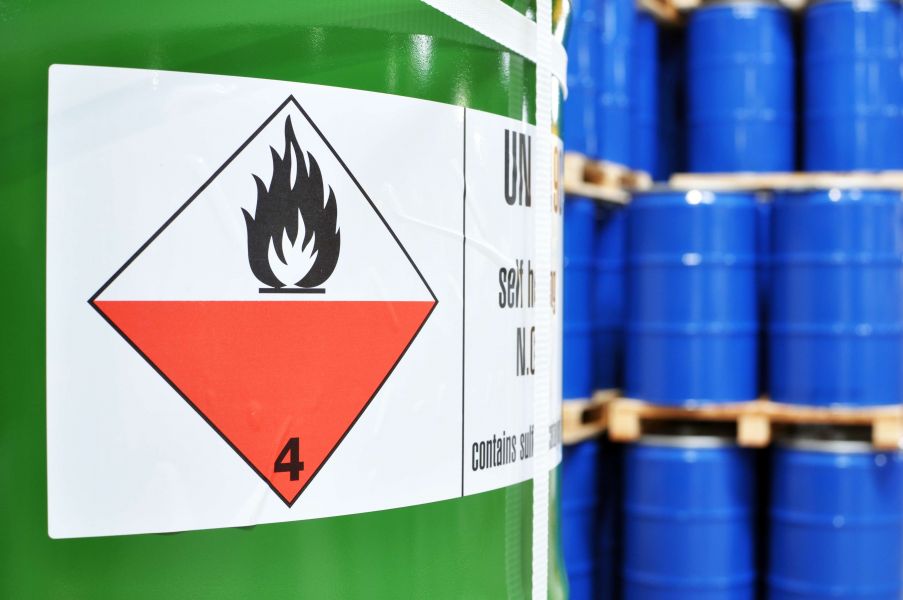 Advies over opslagpraktijken voor brandbare producten zonder gevaarsymbolen: